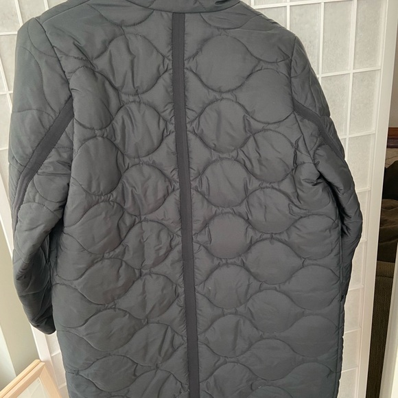 J Crew quilted cocoon puffer with primaloft - Picture 3 of 3
